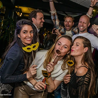 Gezellige borrels bij de vrienden van gda